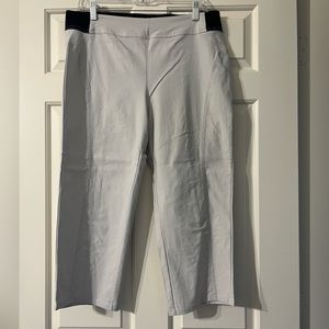 Vera Wang Large Khaki Capri Pant